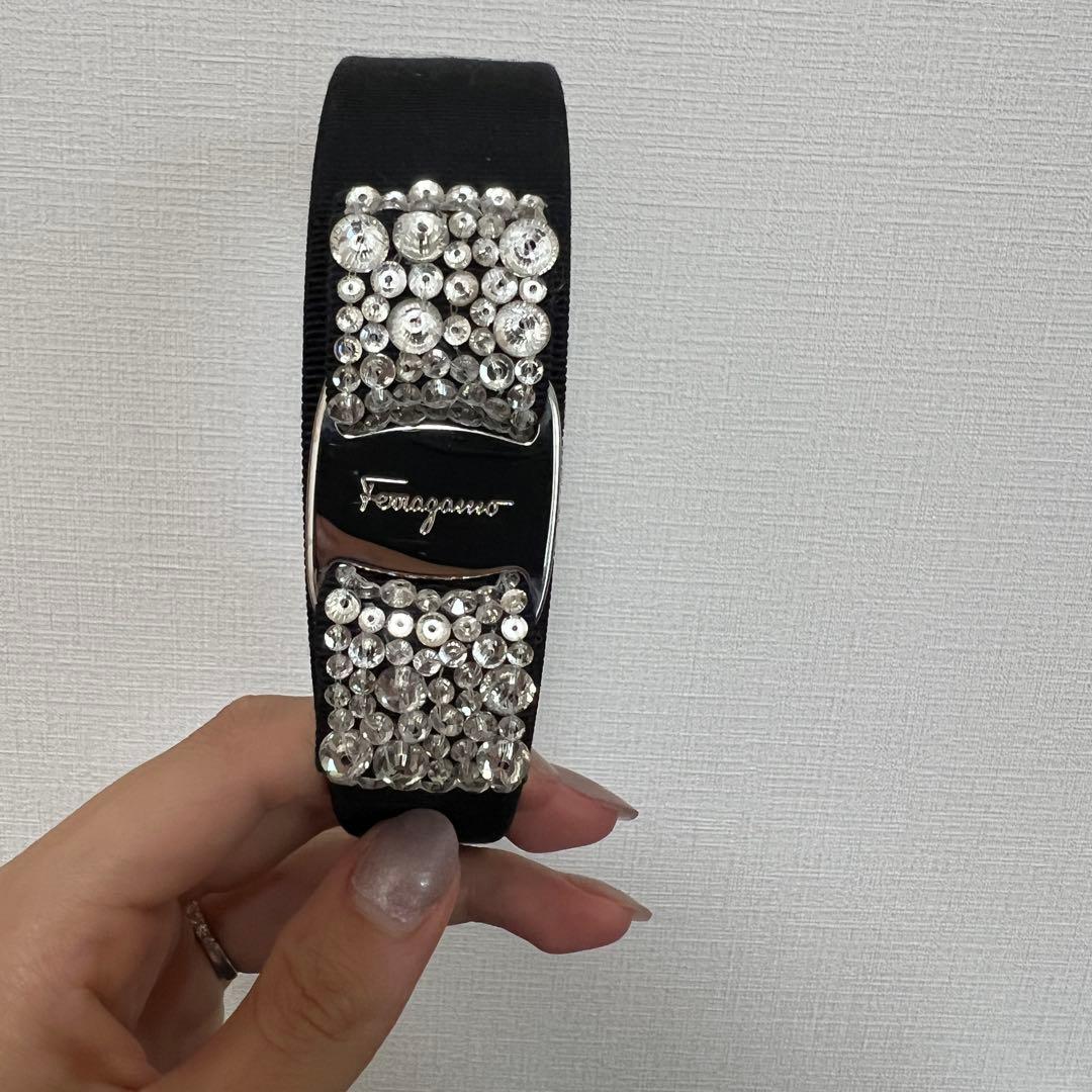 Ferragamo カチューシャ　シルバー　ブラック