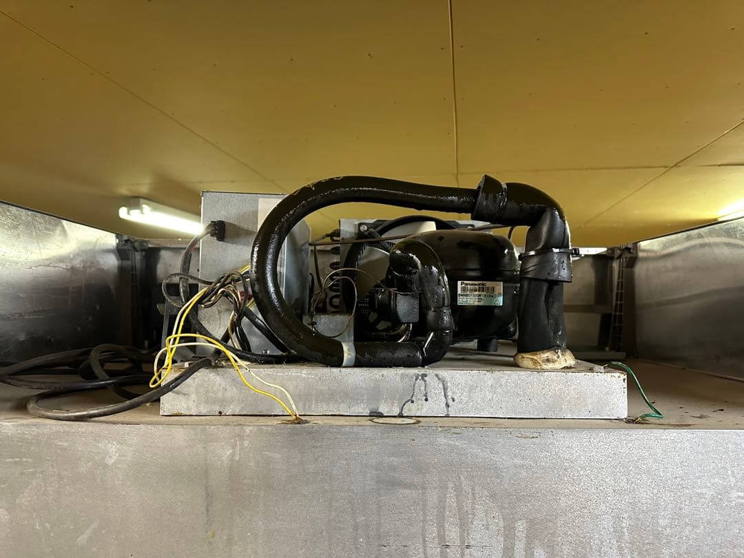 縦型冷蔵庫　フクシマガリレイ