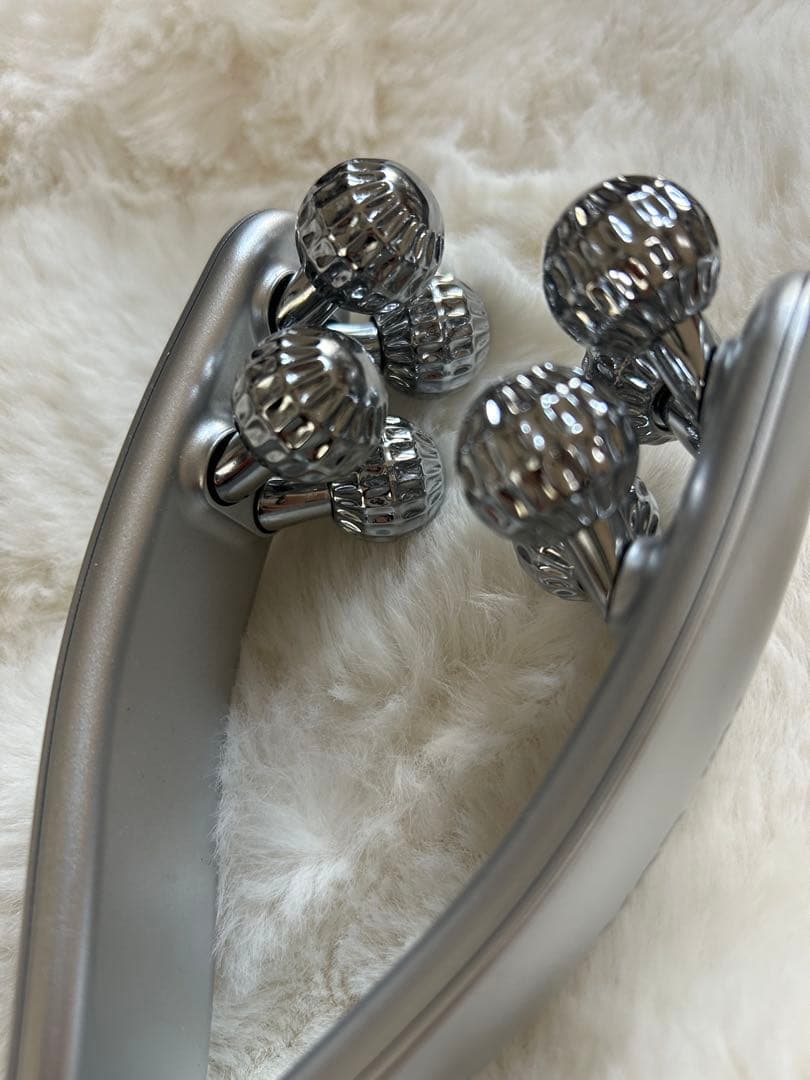 NIPLUX BEROLA ニップラックス　べローラ　美顔ローラー