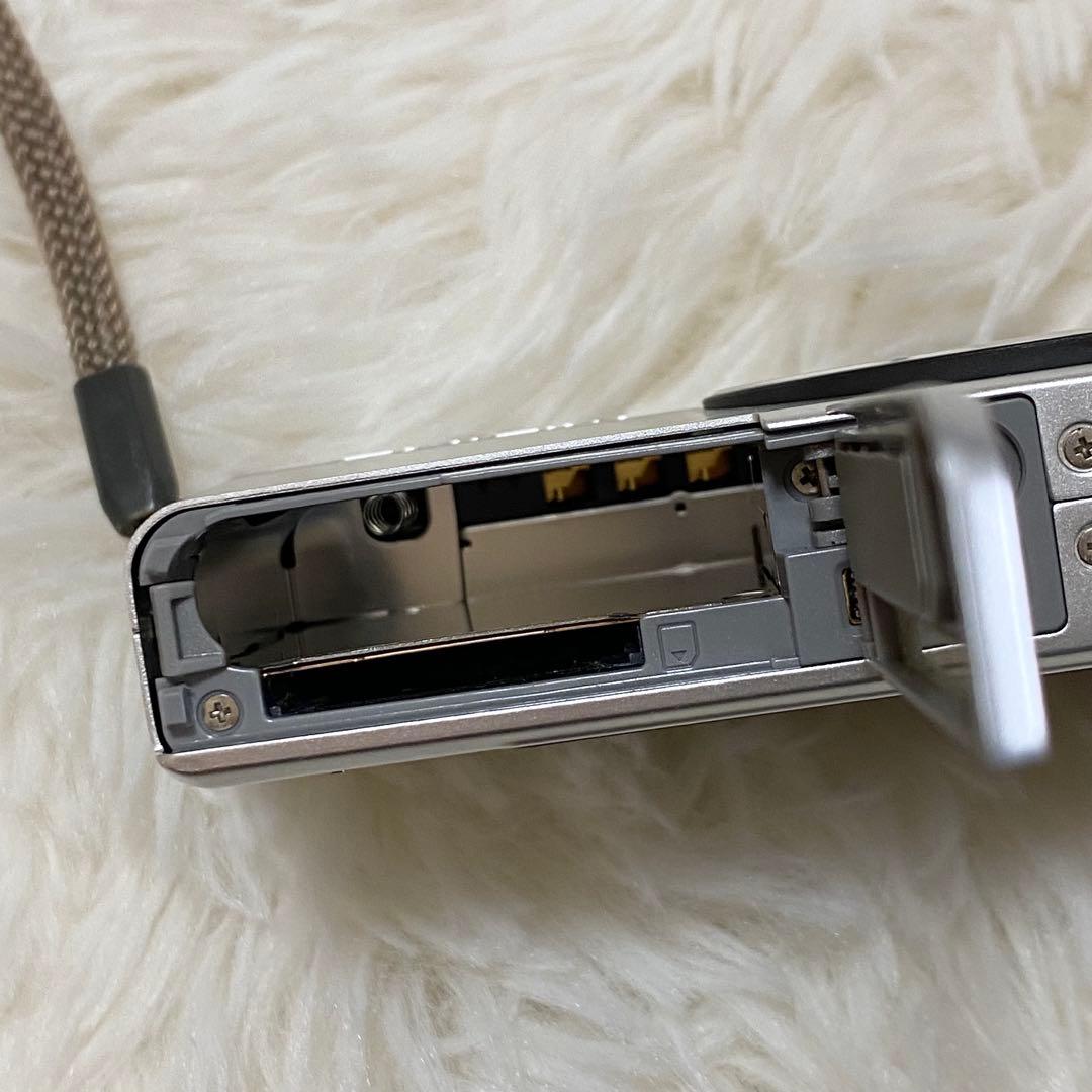 【動作確認済み】CASIO EXILIM EX-Z700 シルバー デジカメ