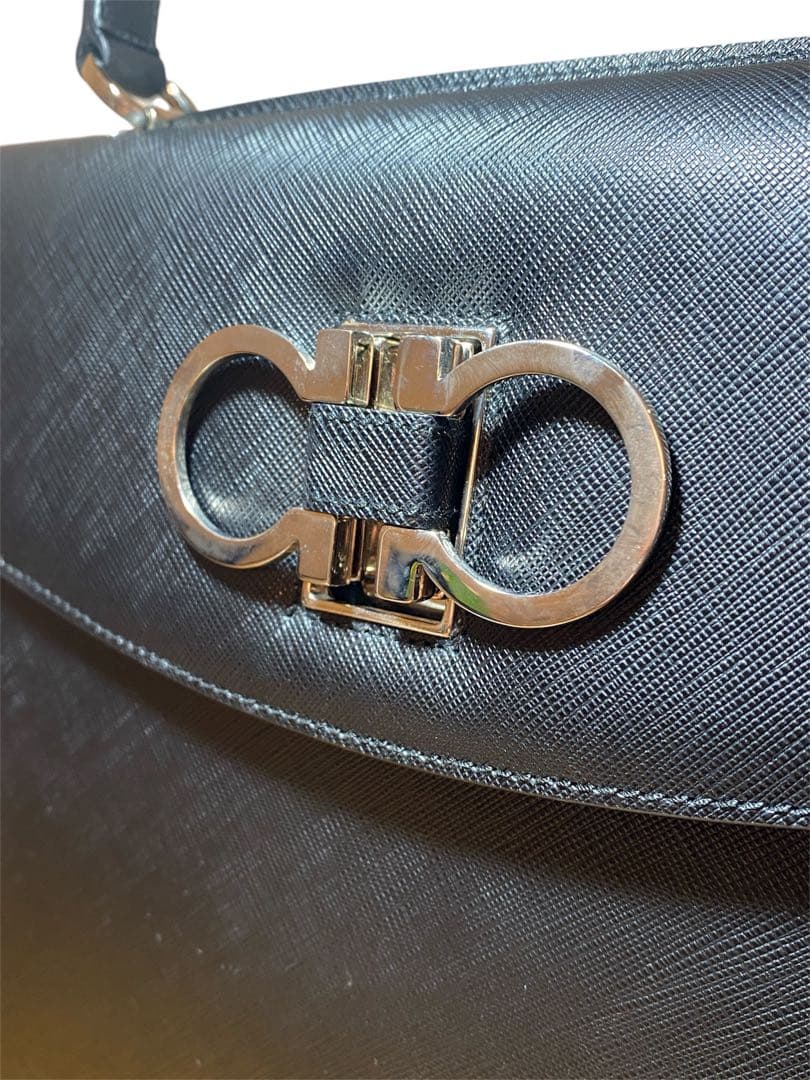 Salvatore Ferragamo ガンチーニ ハンドバッグ 黒 レザー