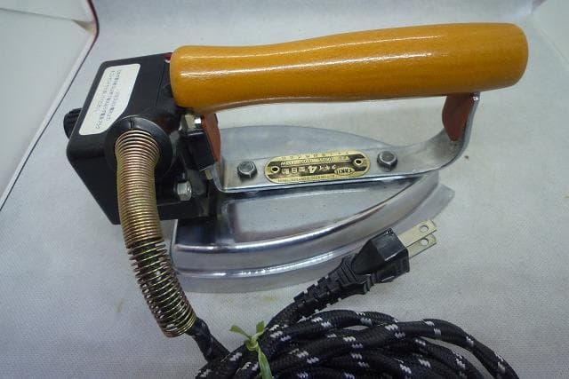 美品　タキイ　4型自動アイロン 洋裁学校予備品　和裁　洋裁　業務用アイロン