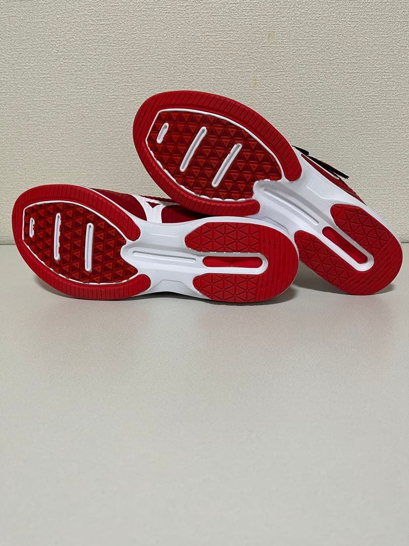 新品未使用　Mizuno ウェーブライトレボランエリート