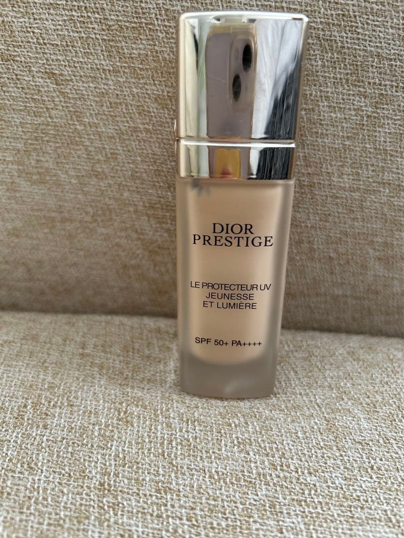 Dior プレステージ ルプロテクター UVルミエール00 30ml