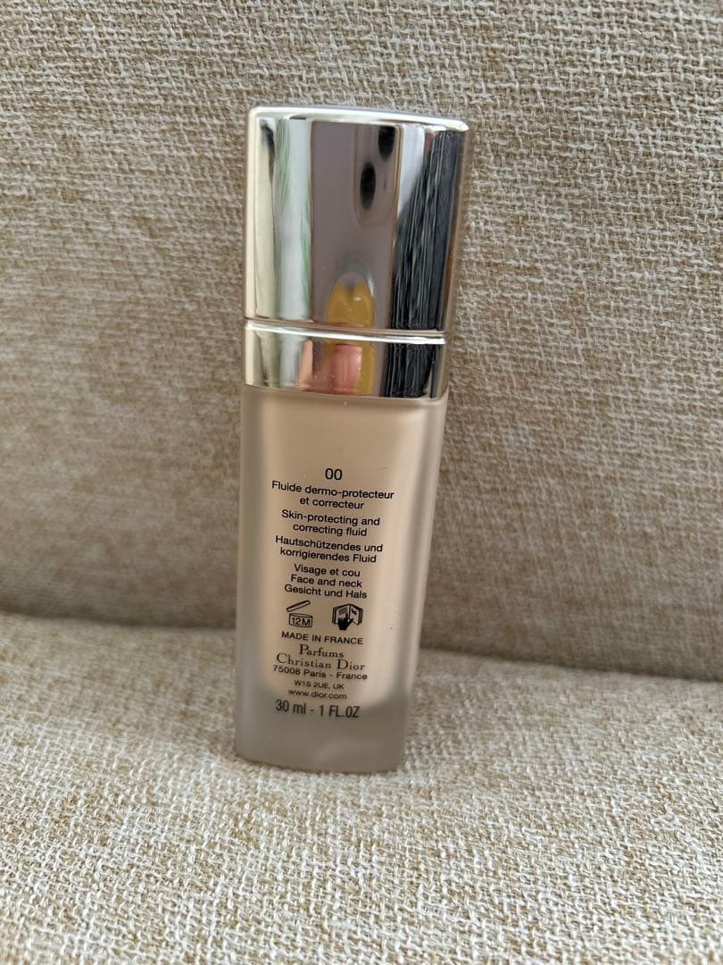 Dior プレステージ ルプロテクター UVルミエール00 30ml