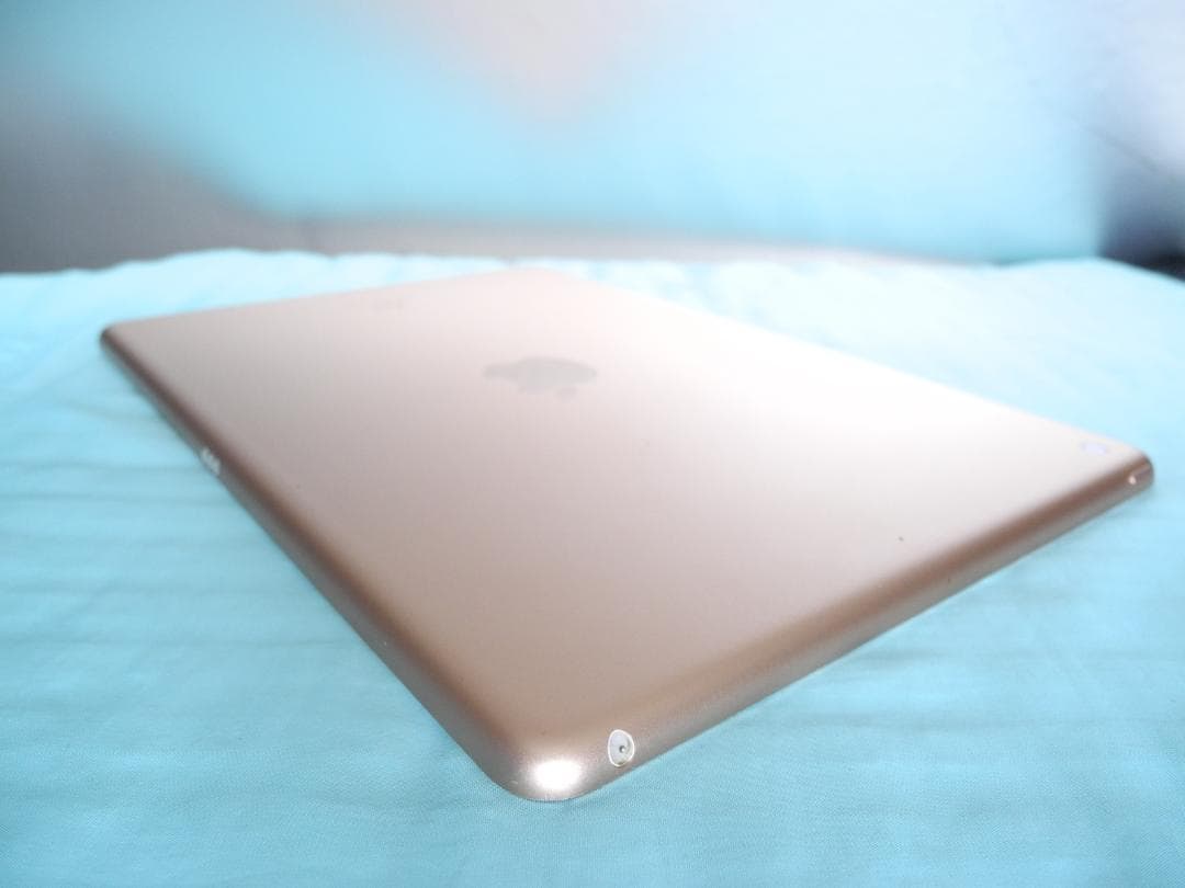 新品ペン付　第8世代iPad