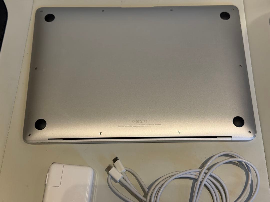 Apple MacBook Air (M1, 2020) シルバー JIS