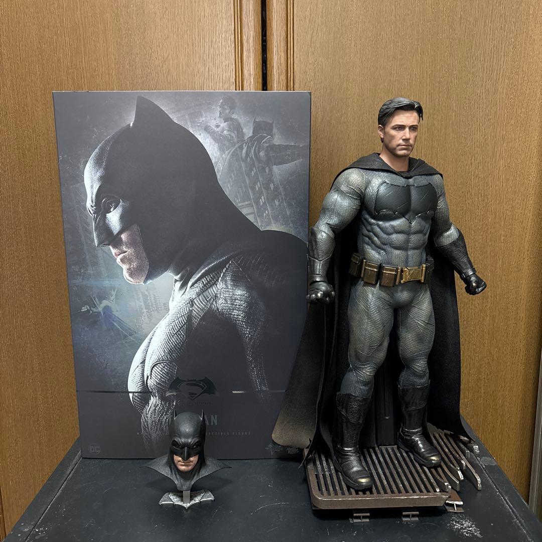 最安値　ホットトイズバットマン2.0 通常版フィギュアバットマンVSスーパーマン