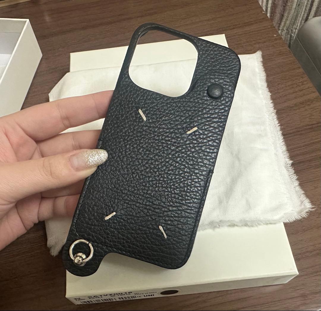 メゾンマルジェラ　iPhone14Proケース