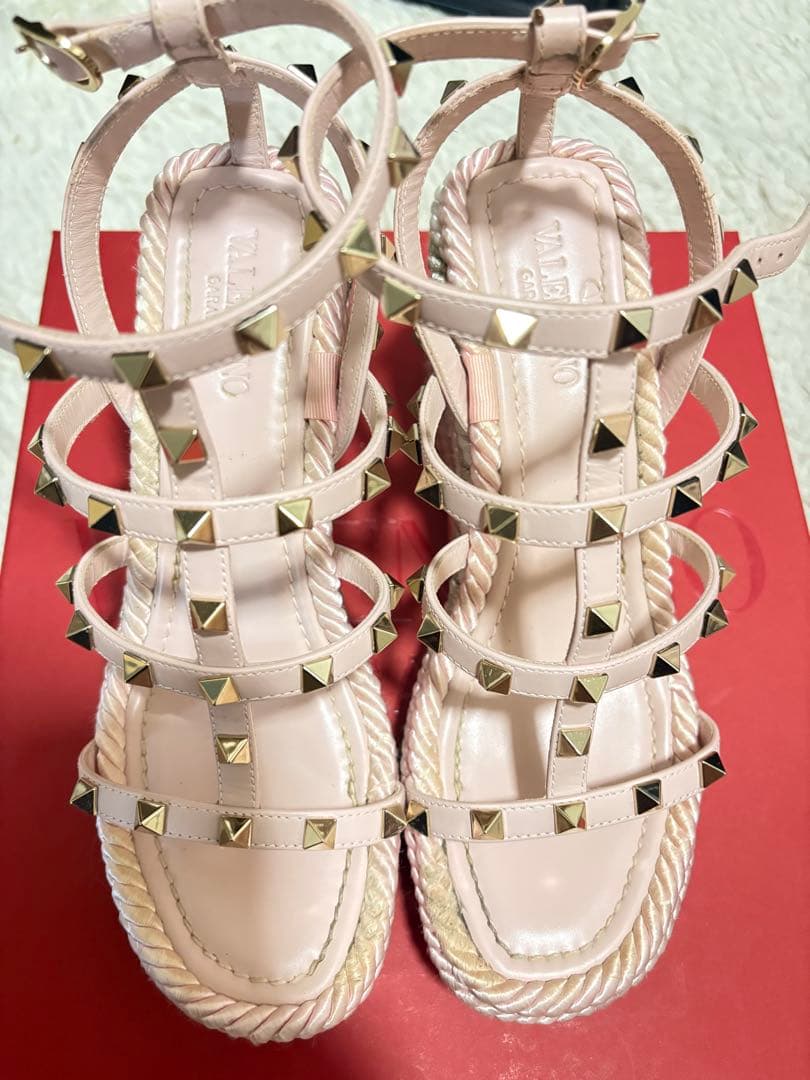 ♡様取り置き専用 VALENTINO スタッズ付きピンクサンダル