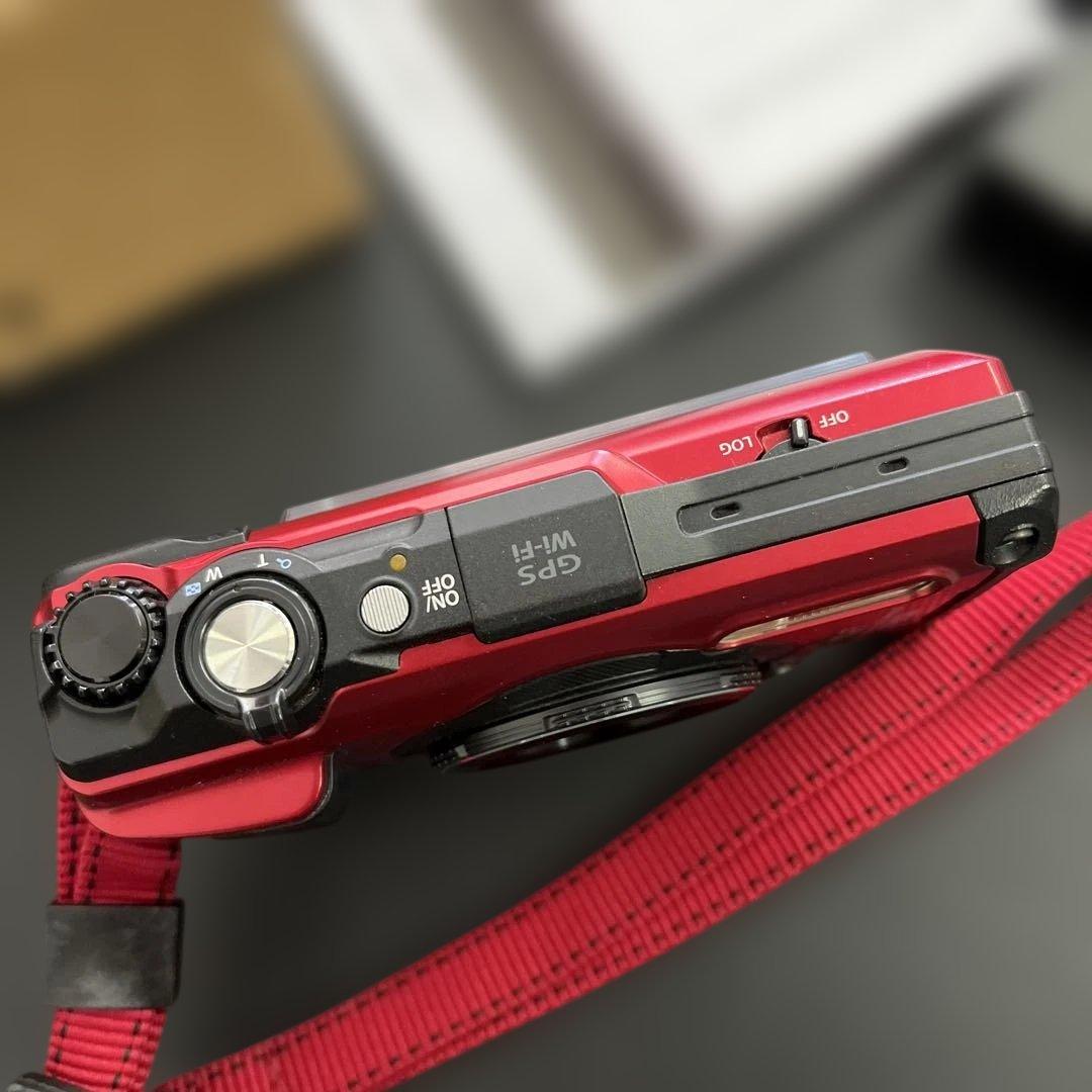 OM SYSTEM TG-7 コンパクトデジタルカメラと予備バッテリー＆充電器