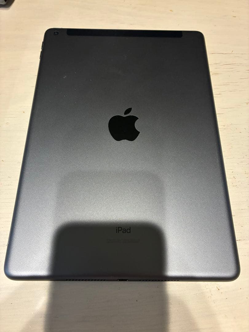 iPad 第7世代 32GB スペースグレイ　セルラーモデル