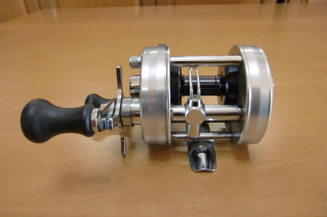 ABU Ambassadeur 2500C アブ アンバサダー ブロンズプレート