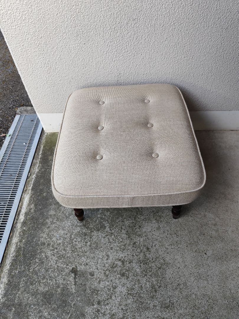 【カリモク】コロニアル2Pソファ＋オットマン