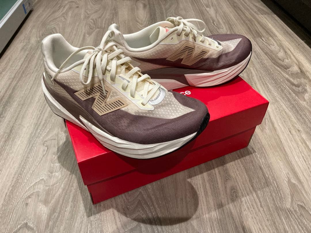 ニューバランス　フューエルセル レベル v5