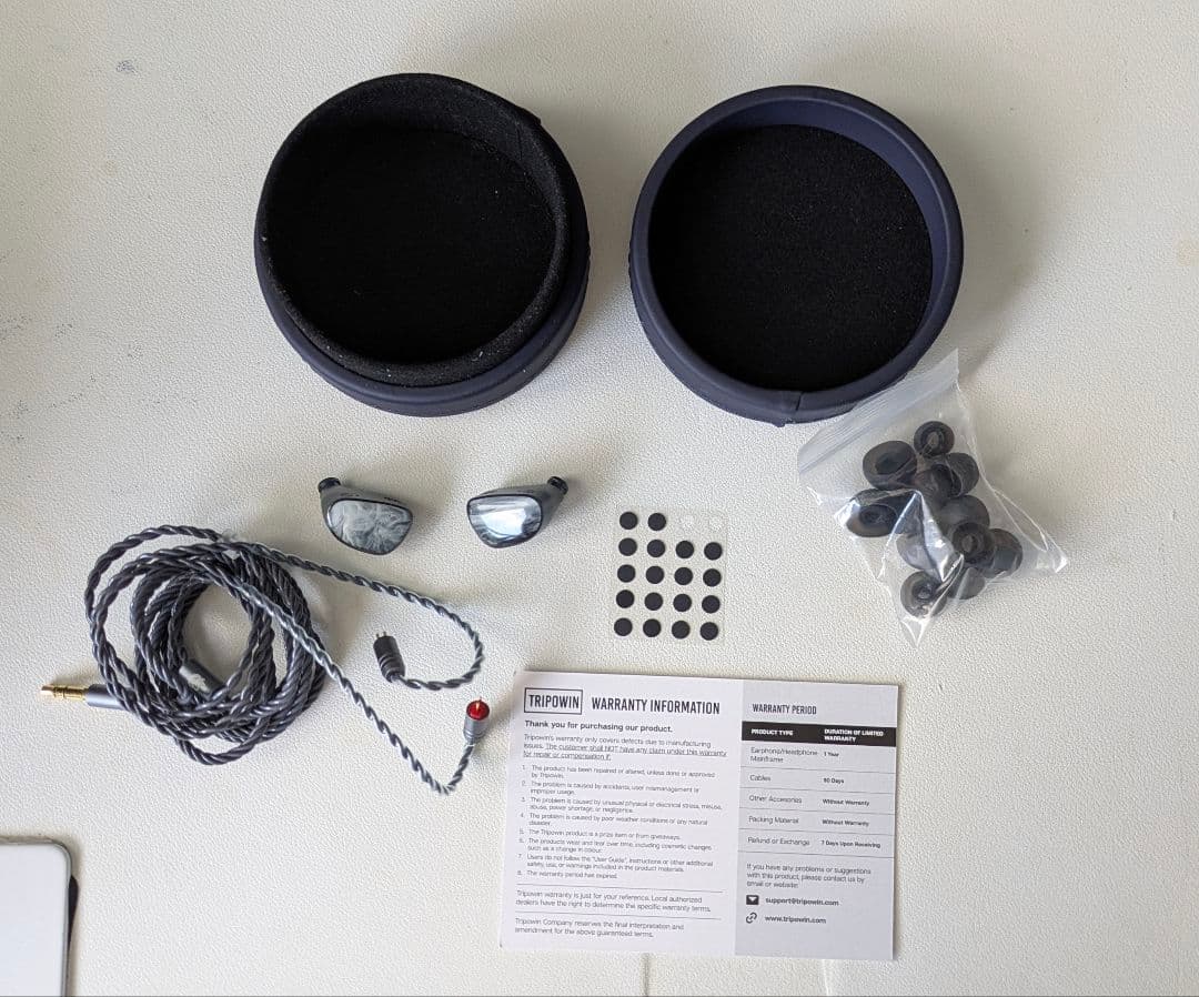 TRIPOWIN×HBB Olina 有線イヤホン（リケーブル可能）