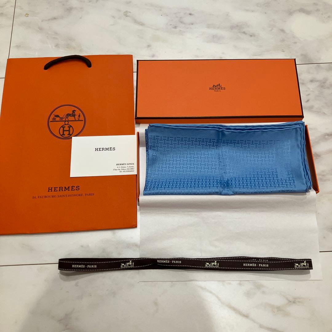 未使用品！　エルメス　HERMES ハンカチ　箱入り　紙袋付き