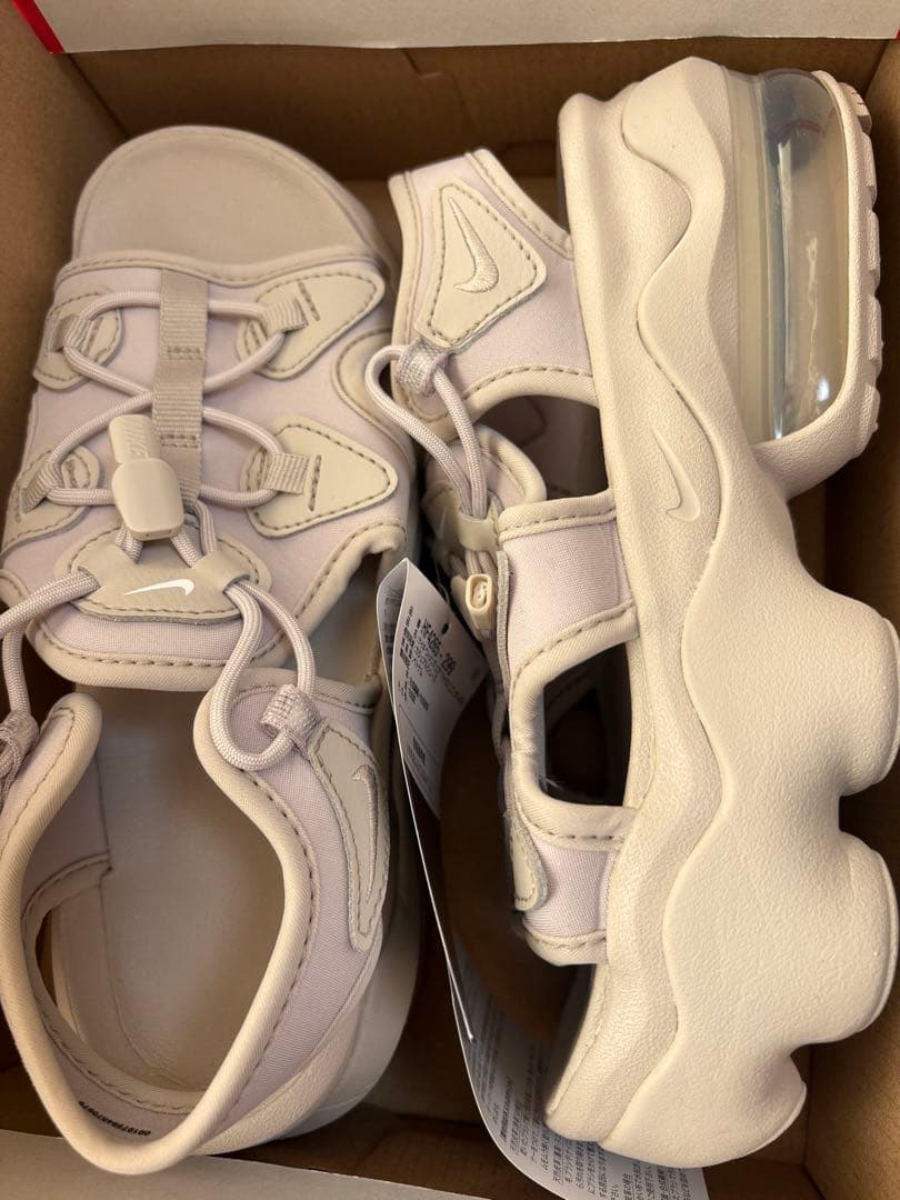 レア！Nike エアマックスココ スポーツサンダル ベージュ