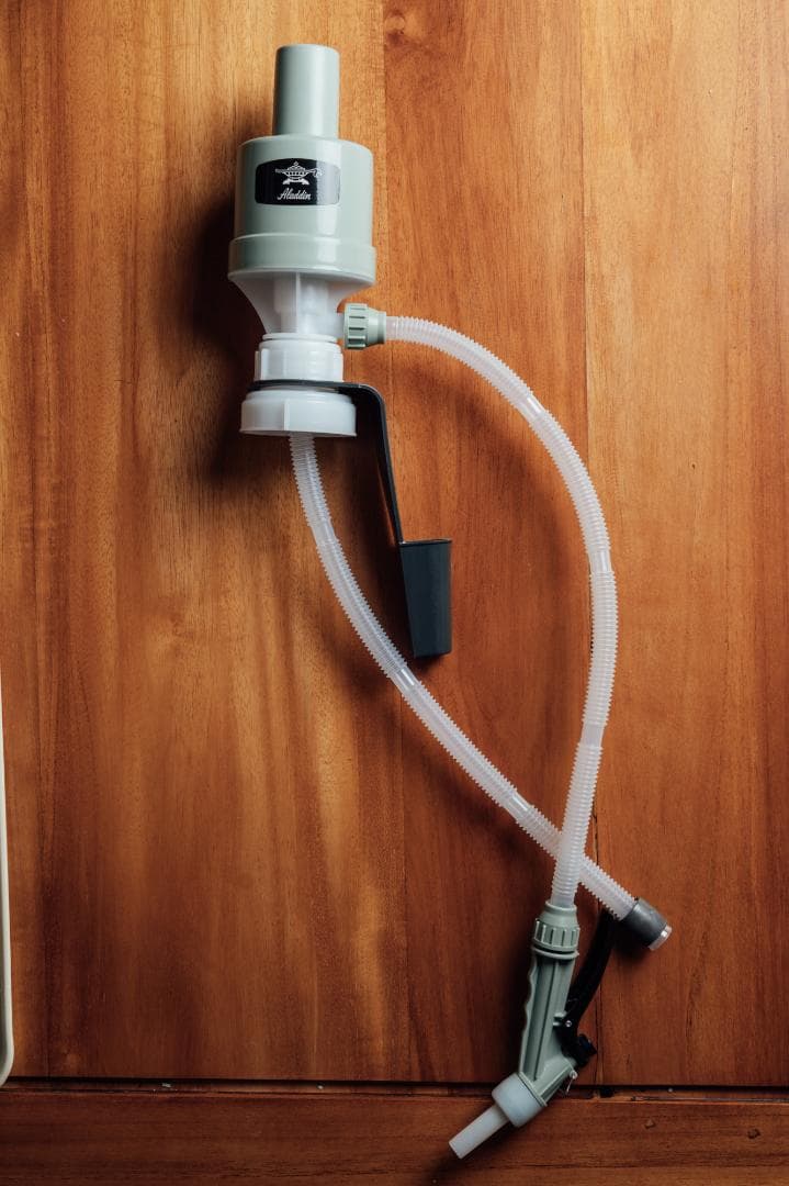 アラジン　Aladdin ガスストーブ ホワイト/給油ポンプ グリーン　セット