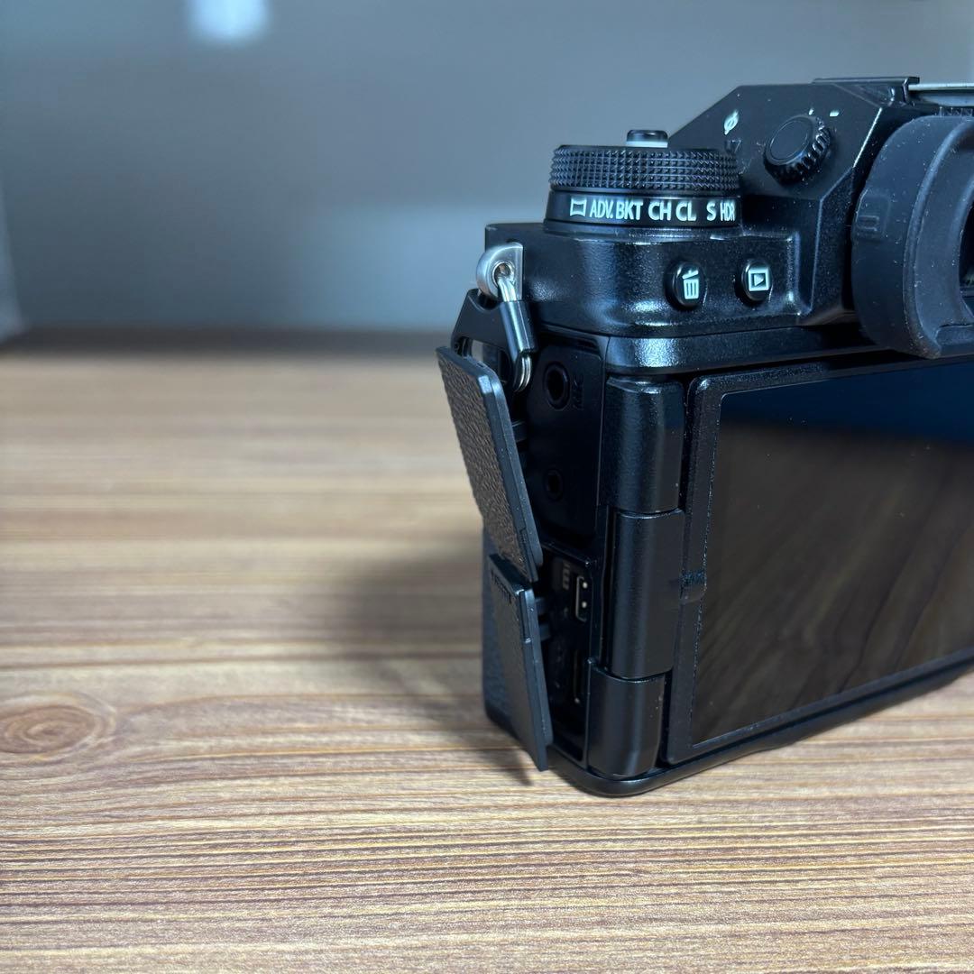 m*1様 【最終価格】Fujifilm XT4 富士フイルム　タムロン18-30