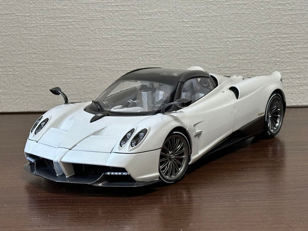 1/18 LCD Pagani Huayra パガーニウアイラロードスター