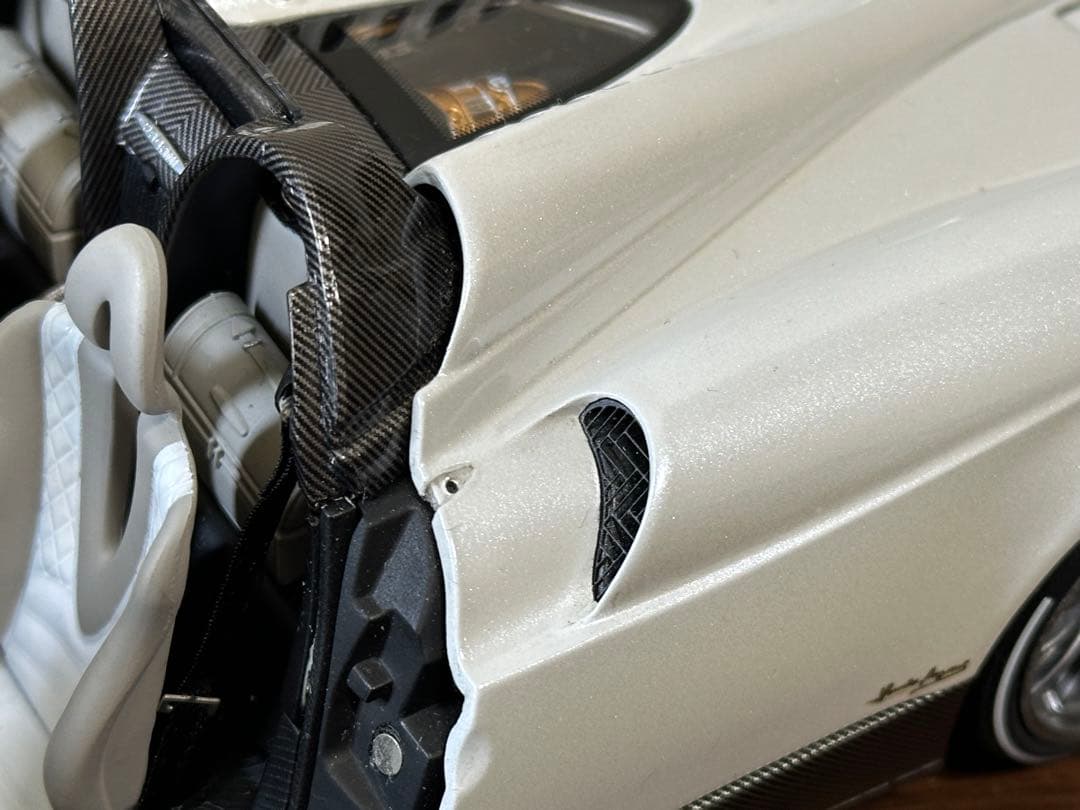 1/18 LCD Pagani Huayra パガーニウアイラロードスター