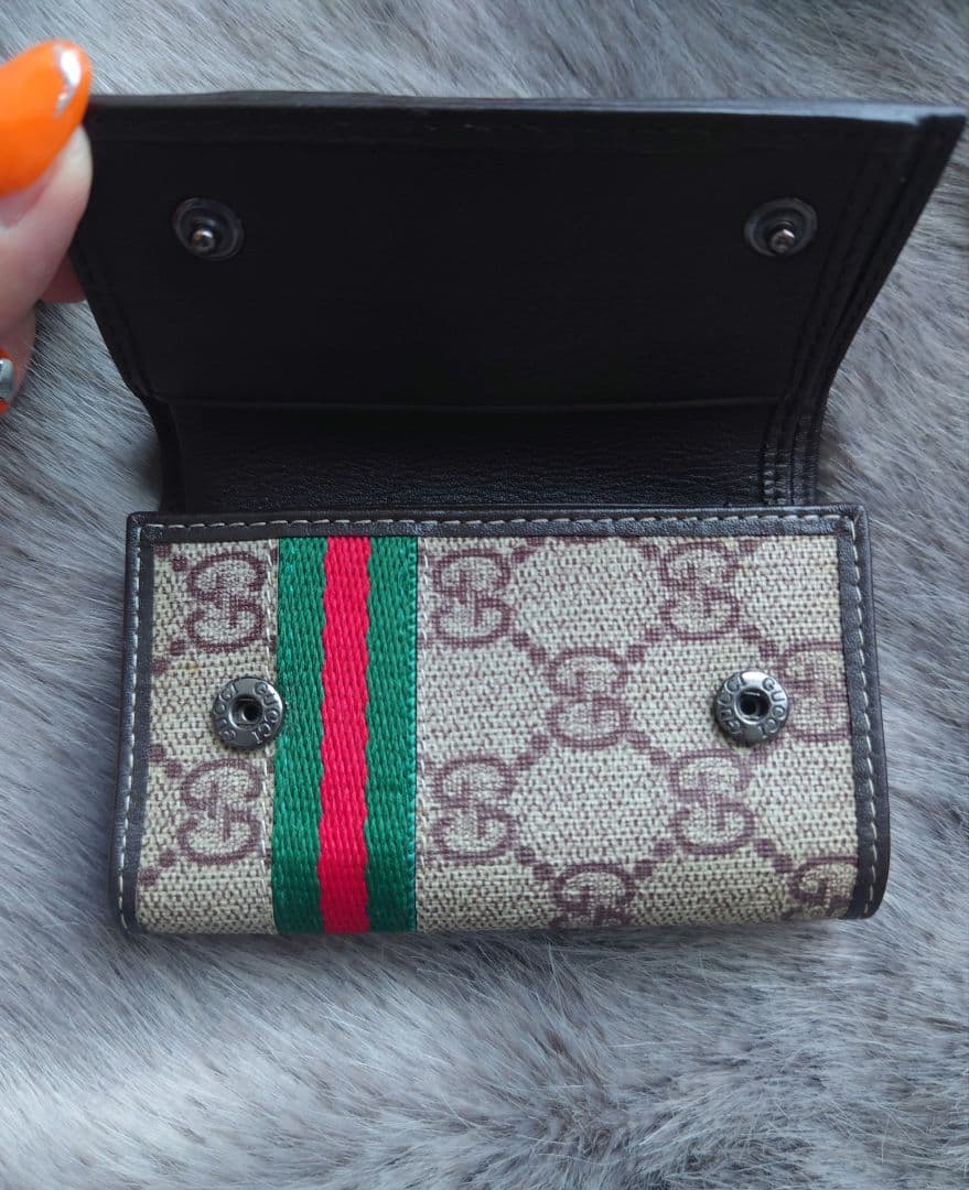 【極美品】【GUCCI 】GGスプリーム 6連キーケース シェリーライン