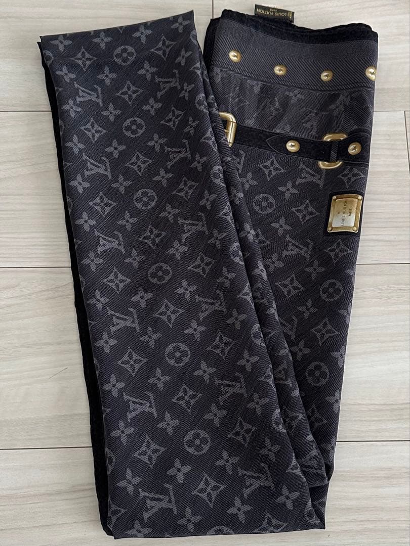LOUIS VUITTON ルイ・ヴィトン 大判 ストール グレー LV柄
