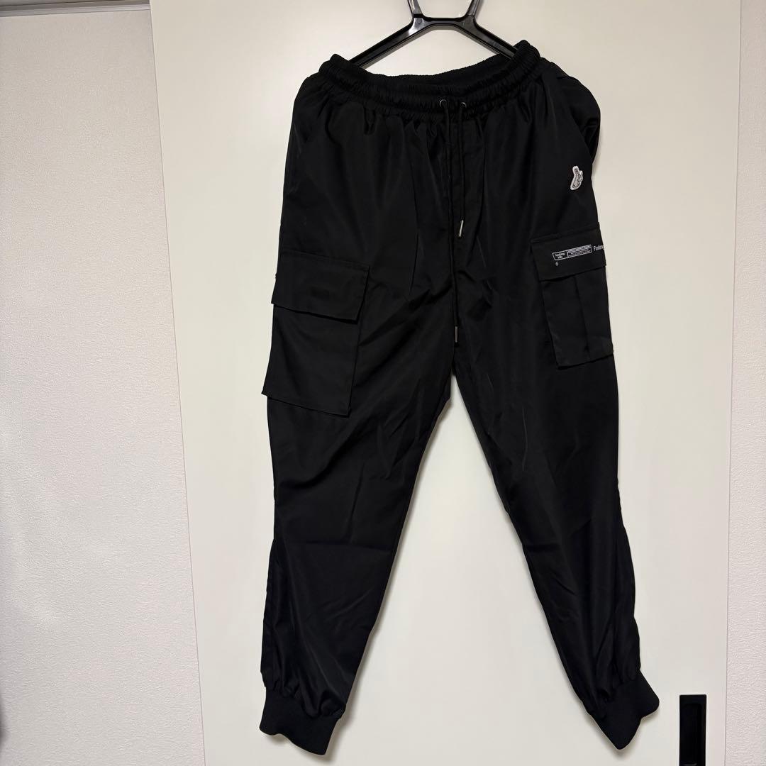 【週末値下げ】FR2 うさぎ ワッペン ナイロン カーゴ パンツ　黒
