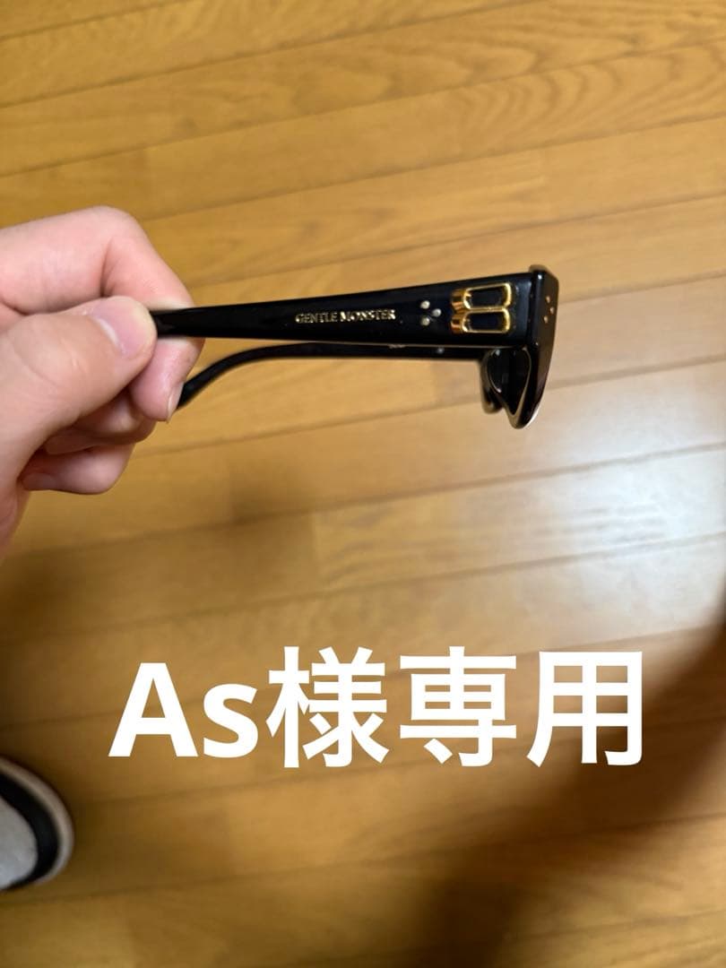 GENTLE MONSTER ブラック キャットアイサングラス