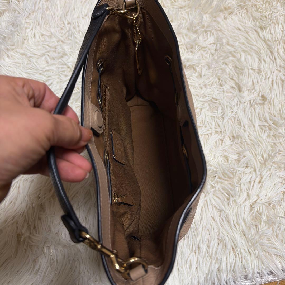 COACHアンディクロスボディバッグ