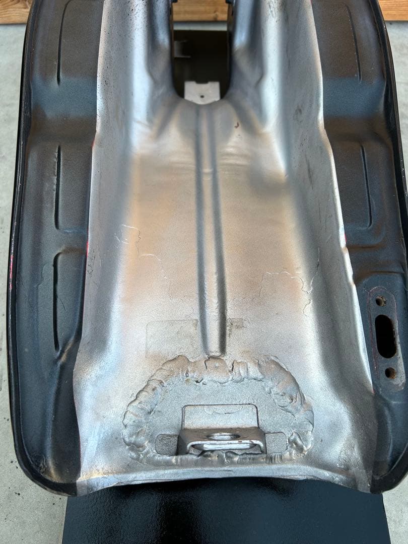 SUZUKI ブラックタンクとサイドパネルセット