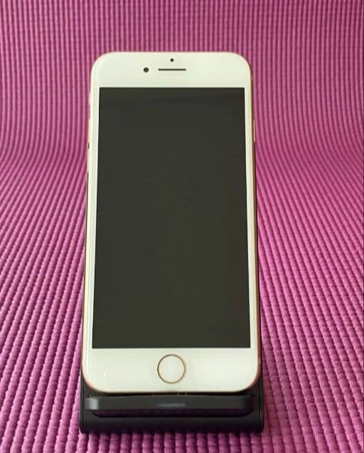 iPhone8 256GB ゴールド docomo SIMロック解除済み