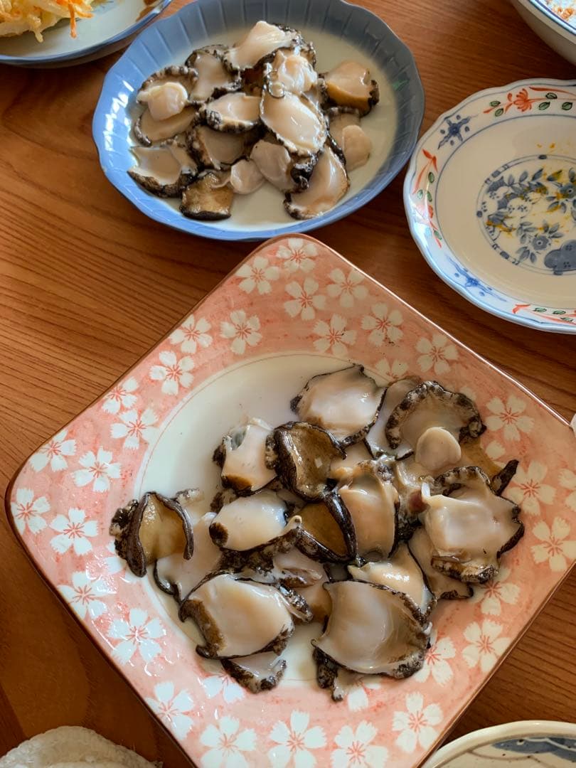 新物エゾアワビ大サイズ‼️1キロ入り‼️冷凍