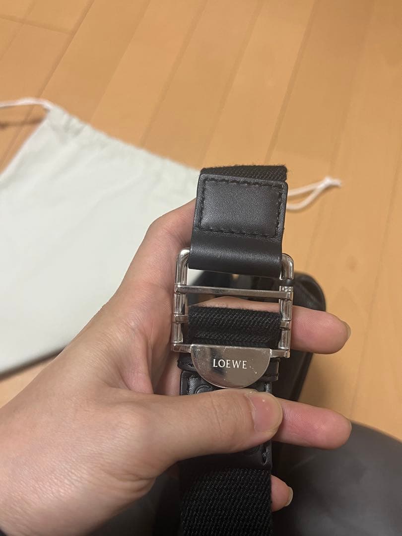 ロエベ ミリタリー　ボディ　ショルダー　バック