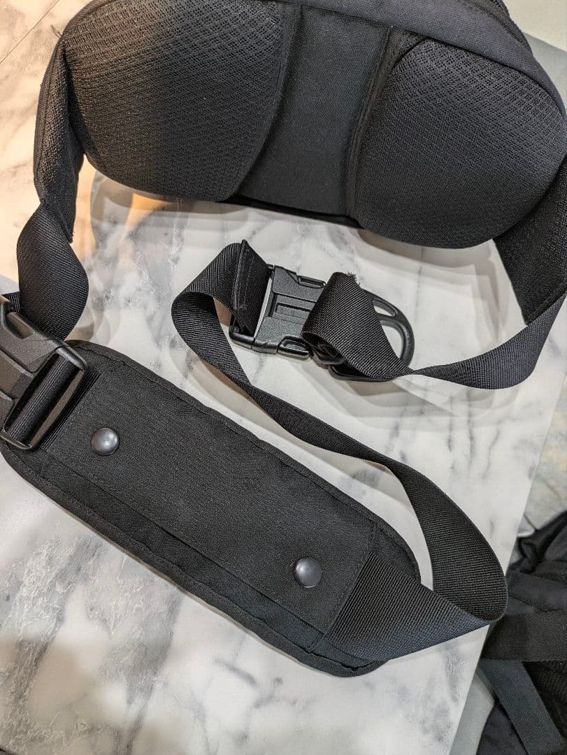 Hugoo ブラック ボディバッグ・ウエストポーチ