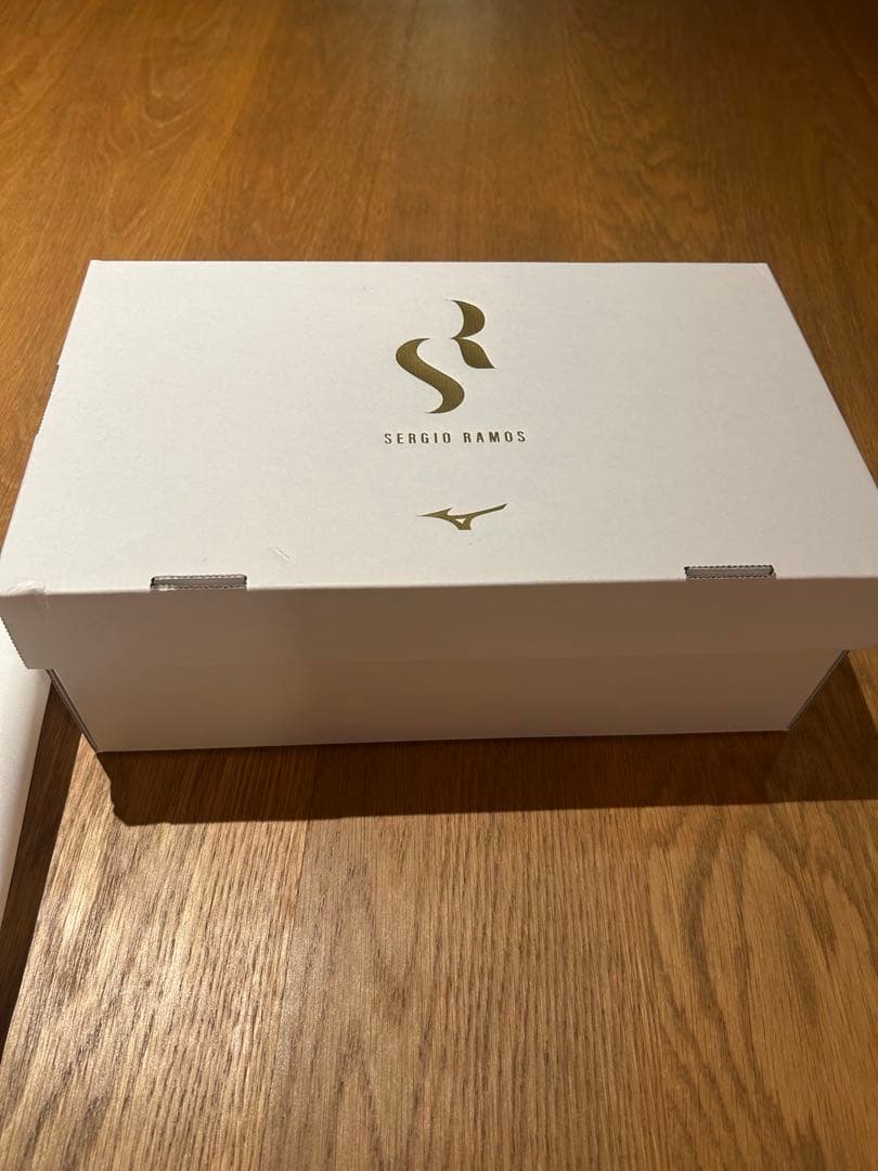 新品未使用サッカースパイク モレリアネオ4β SR4 25.5 セルヒオ ラモス