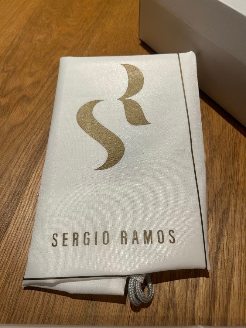 新品未使用サッカースパイク モレリアネオ4β SR4 25.5 セルヒオ ラモス