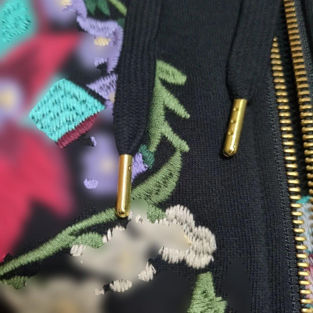 みぃ！グレースコンチネンタルパーカー