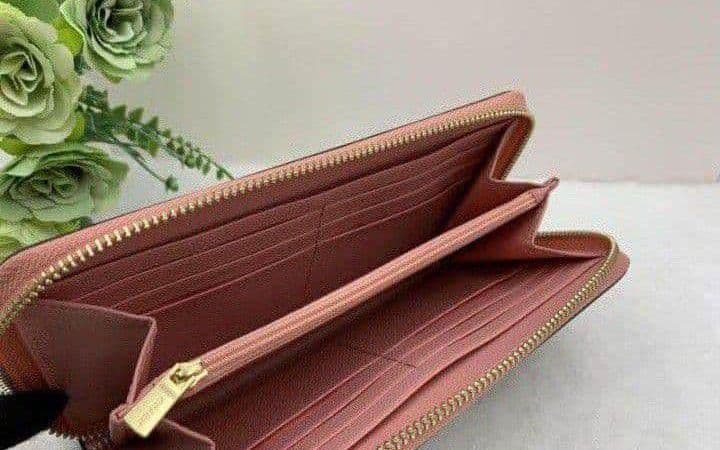 新品未使用コーチ長財布シグネチャーロングジップフローラル柄レディース送料無料