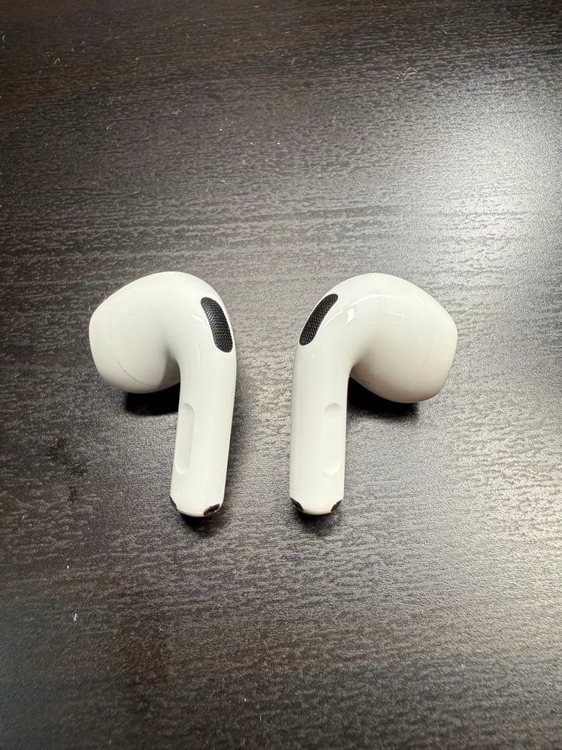 【美品】AirPods 4 ノイズキャンセリング有り MXP93J/A