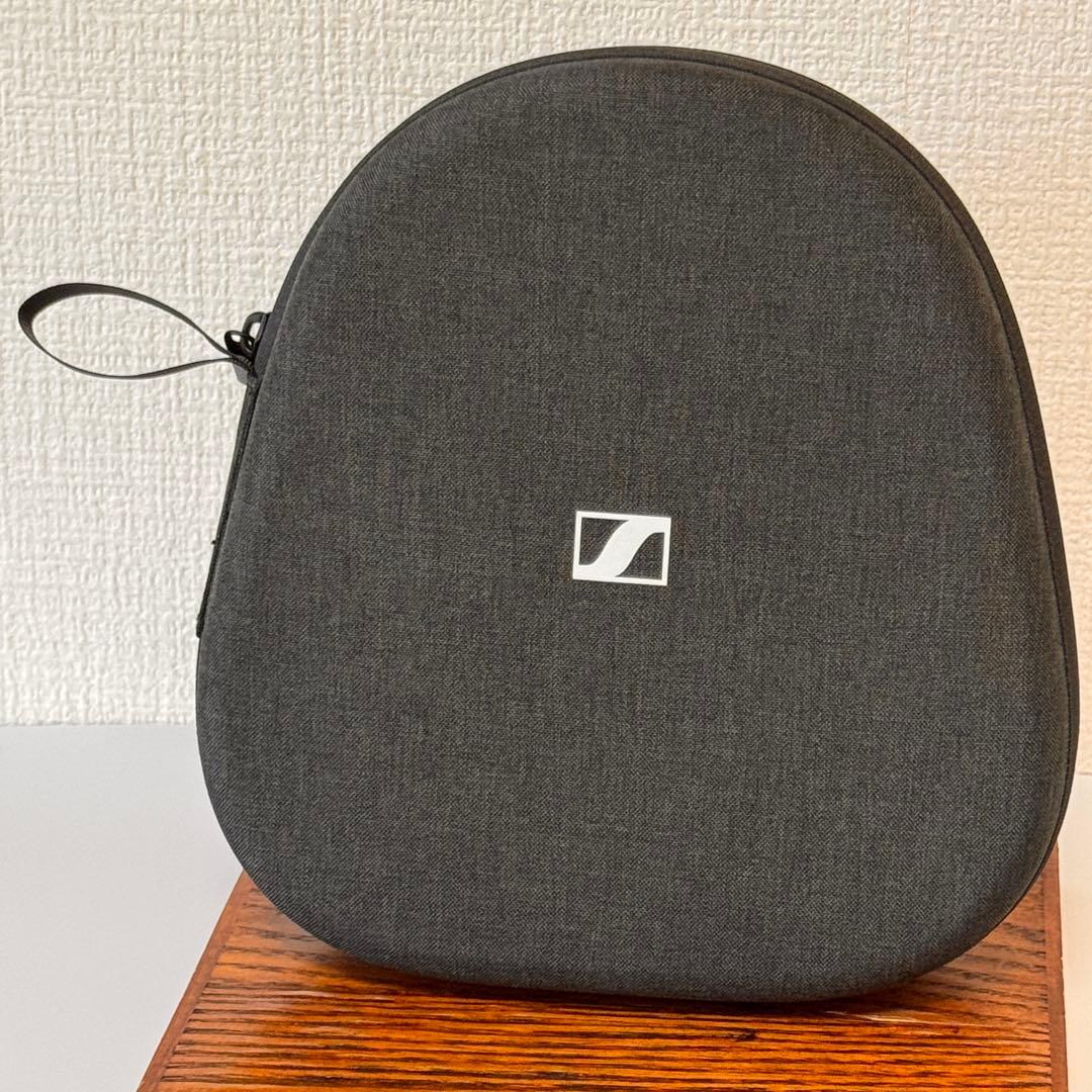 ゼンハイザーのワイヤレスヘッドホンMomentum 4 Wirelessブラック