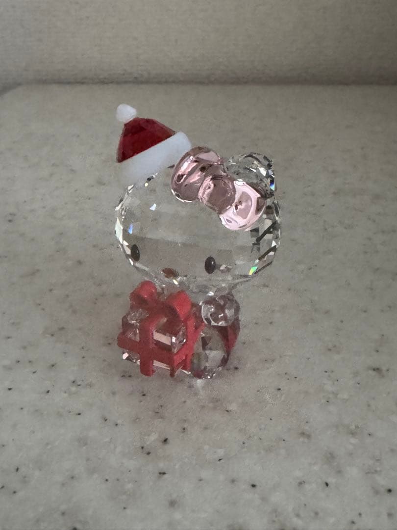 【贈り物にいかがですか】スワロフスキーハローキティサンタ
