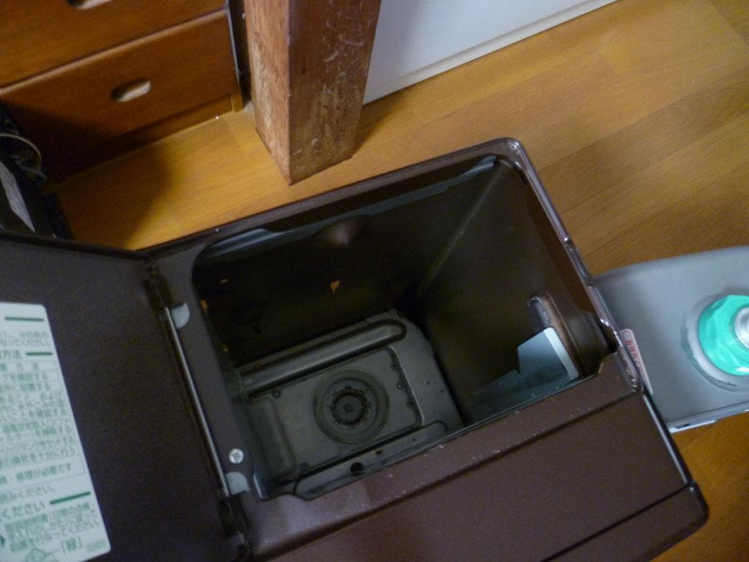 ダイニチ DAINICHI石油ファンヒーターFW-6715SDX