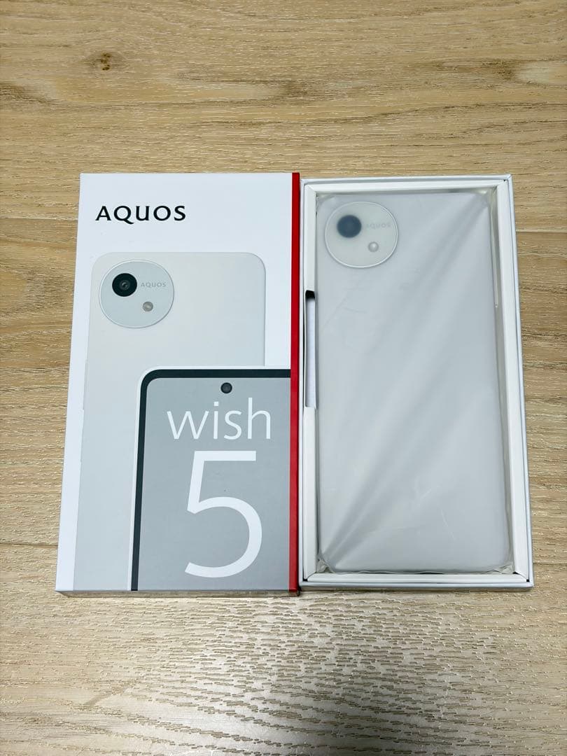 新品未使用　aquos wish5 ホワイト　SIMフリー