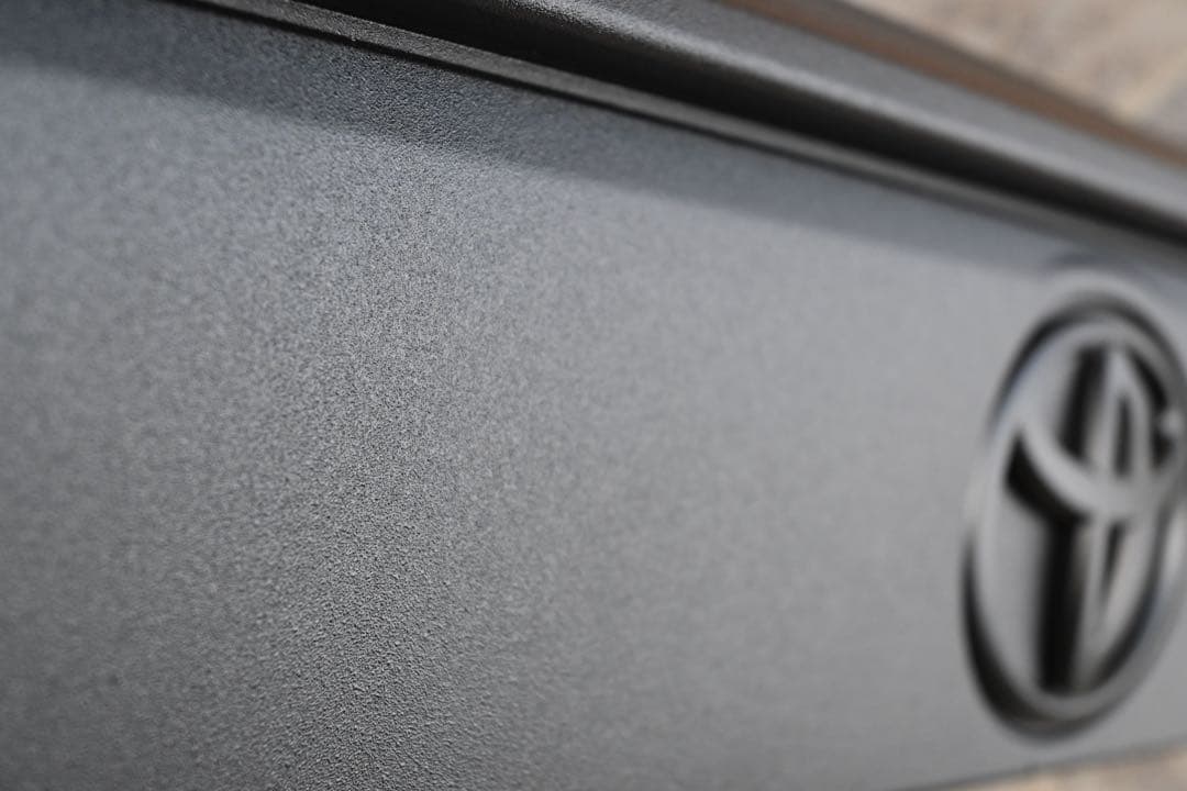 rav4 純正リアガーニッシュ　ラプターライナー塗装　新車外し　送料込み