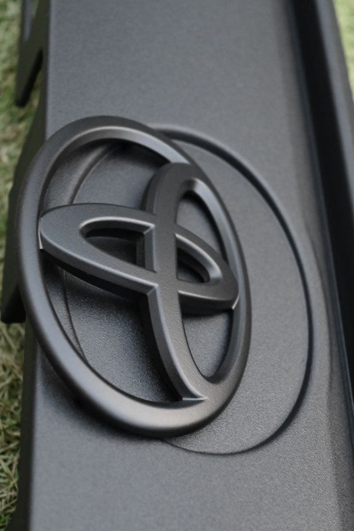 rav4 純正リアガーニッシュ　ラプターライナー塗装　新車外し　送料込み