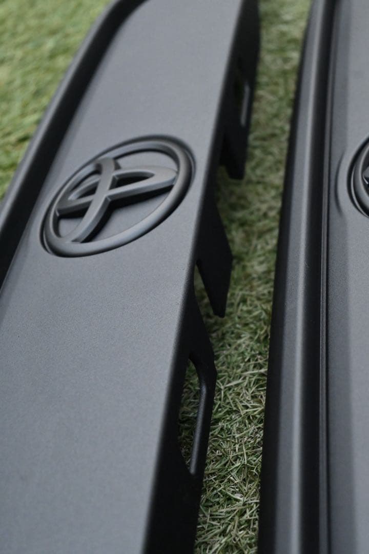 rav4 純正リアガーニッシュ　ラプターライナー塗装　新車外し　送料込み