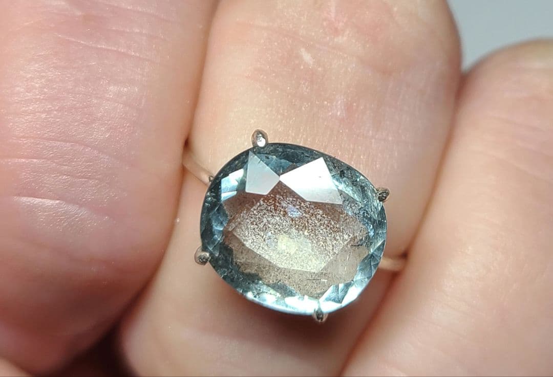 かるレインボーにピカピカシラー★非加熱ブラジル産アクアマリン★オーダー