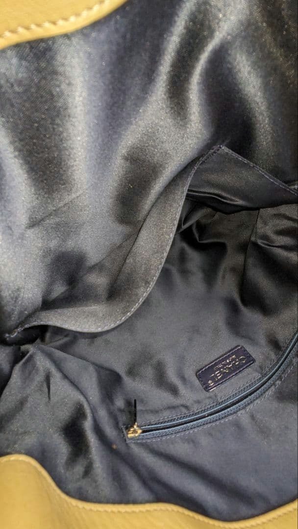 シャネル カーフレザー ハンドバッグ クリームイエロー CHANEL ココマーク